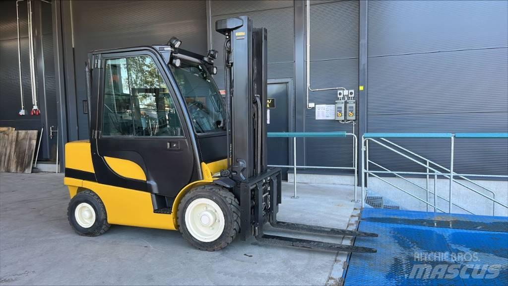 Yale GDP 30 VX Diesel trucks