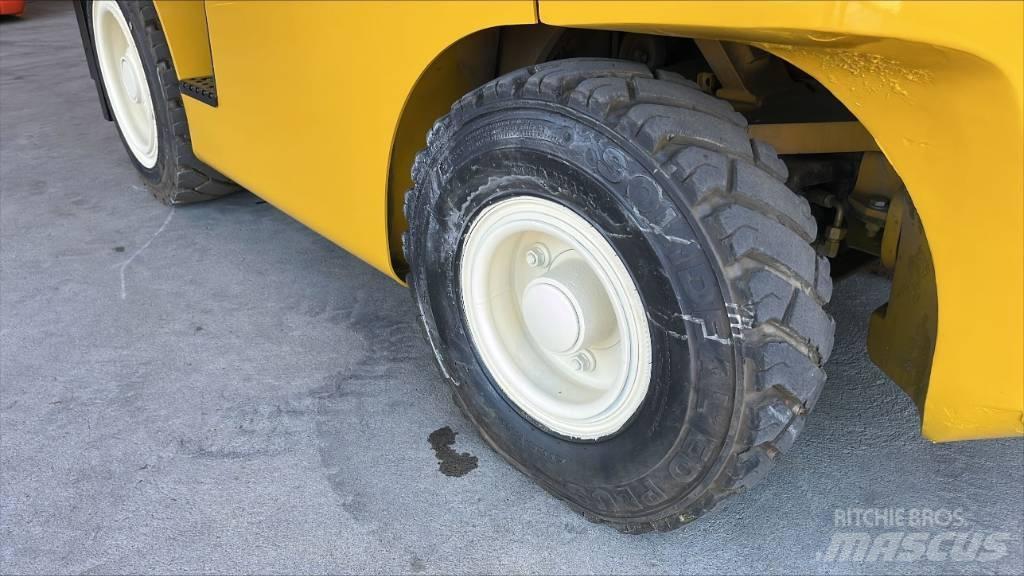 Yale GDP 30 VX Diesel trucks