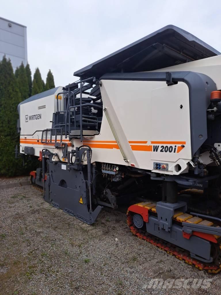 Wirtgen W 200 i Asphalt cold milling machines