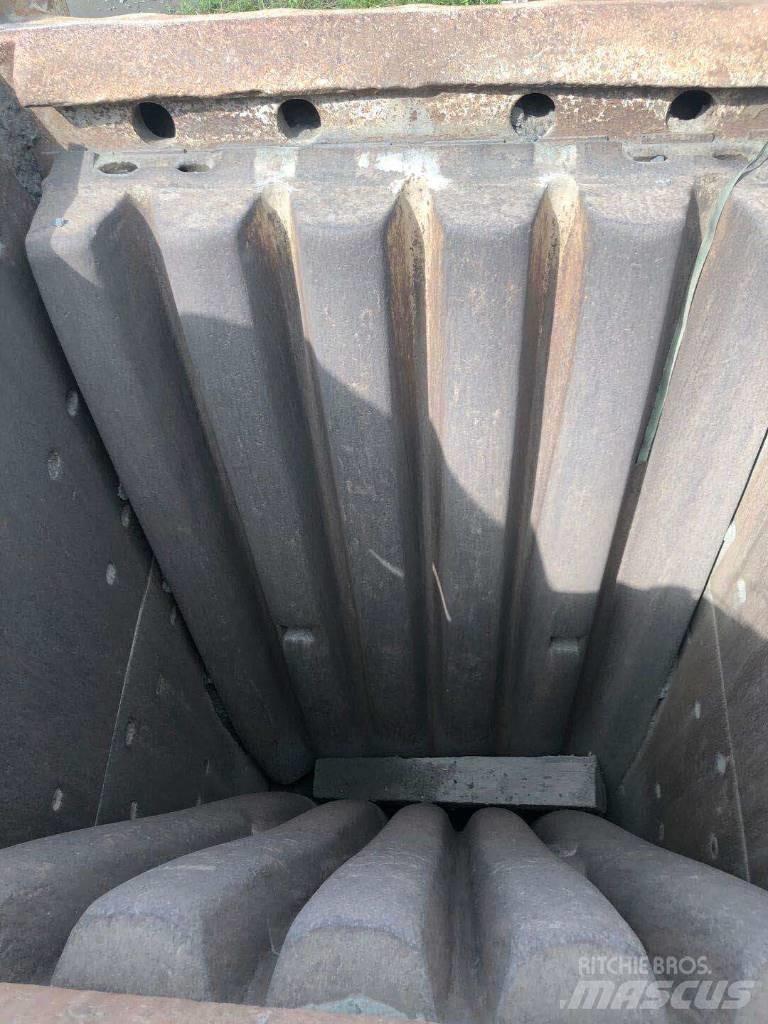 Sandvik CJ613 Crushers