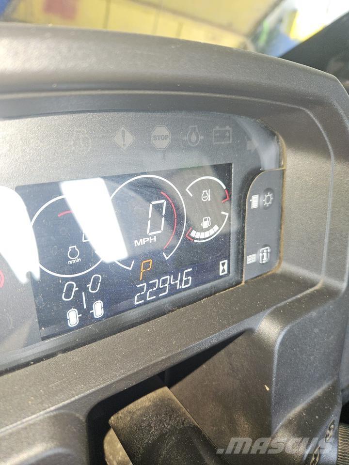 John Deere XUV865M ATVs