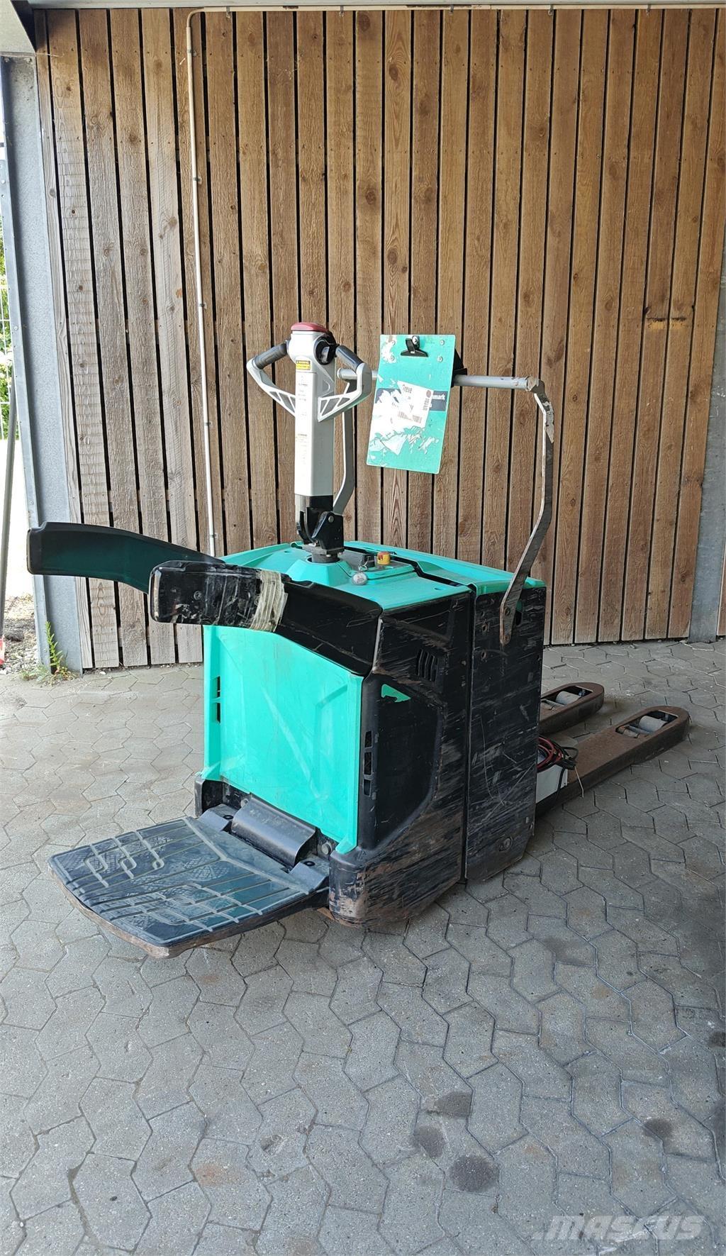 Mitsubishi PBV20N2 Platform truck