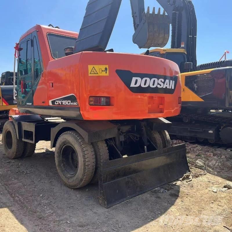 Doosan DX150W Wheeled excavators