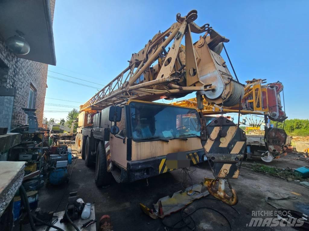 Liebherr LTM 1100-1 All terrain cranes
