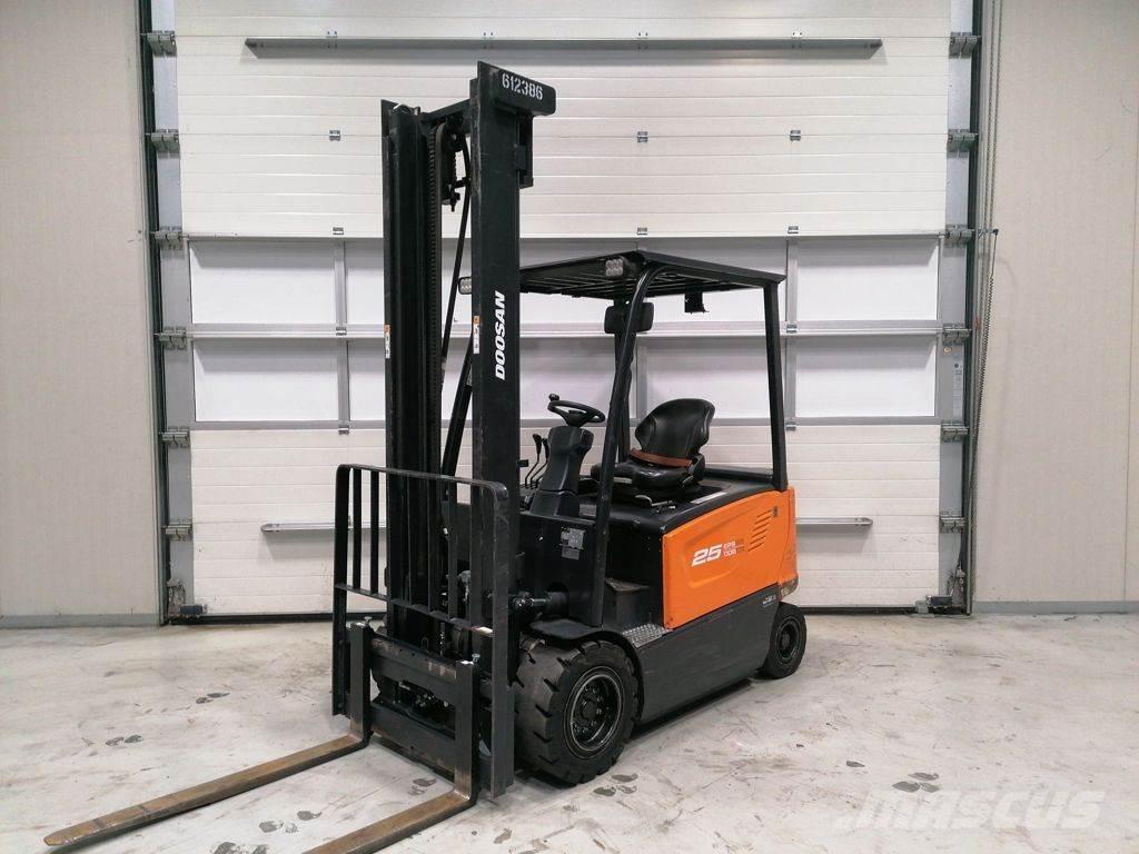 Doosan B25X-7 Electric forklift trucks