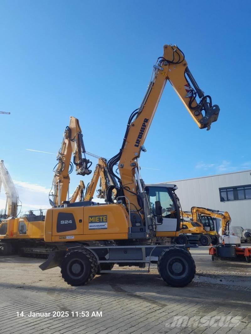 Liebherr A924 Wheeled excavators