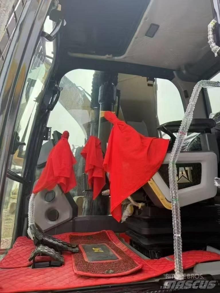 CAT 320 Crawler excavators