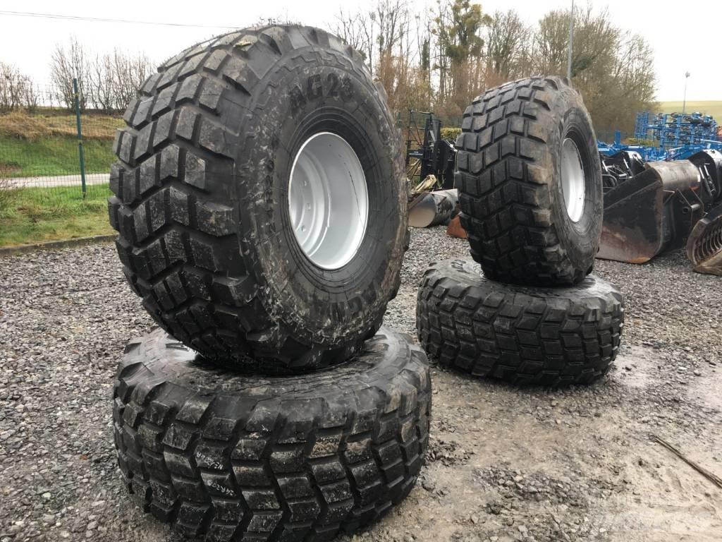  MAGNA TYRES 24R20.5 Tyres, wheels and rims