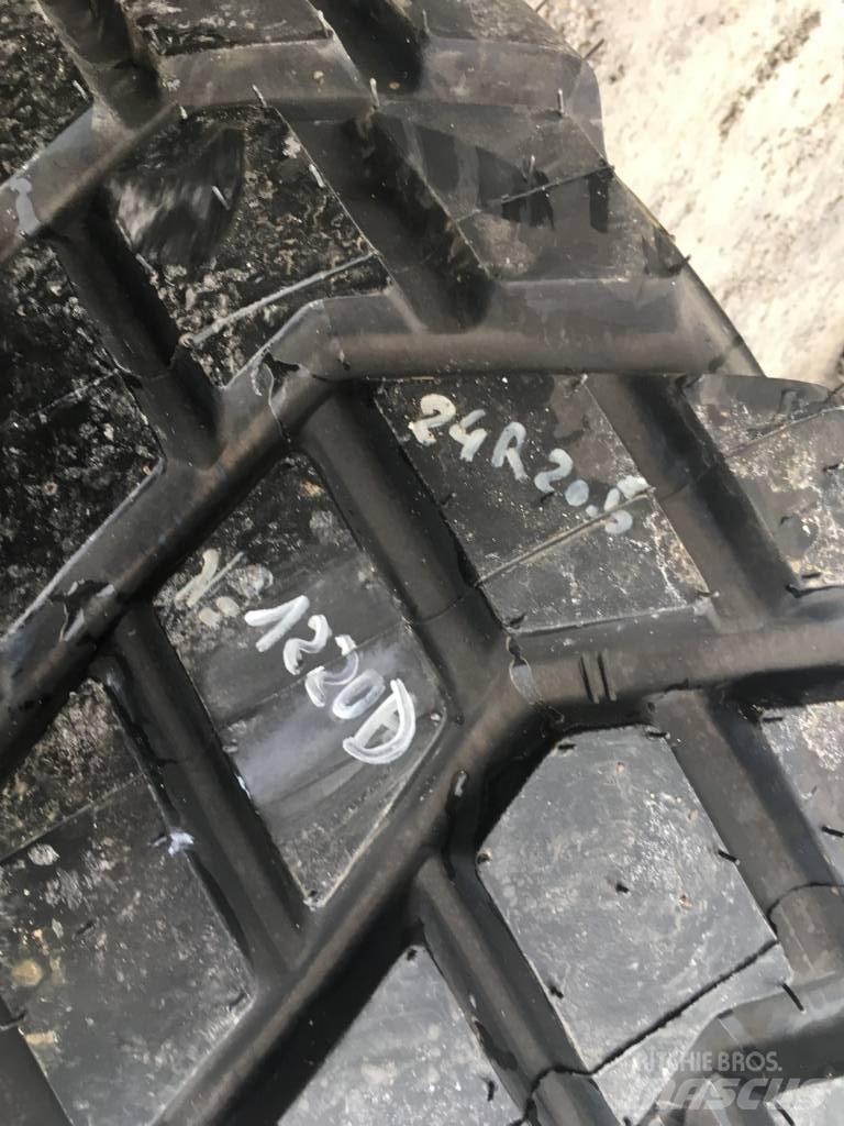  MAGNA TYRES 24R20.5 Tyres, wheels and rims