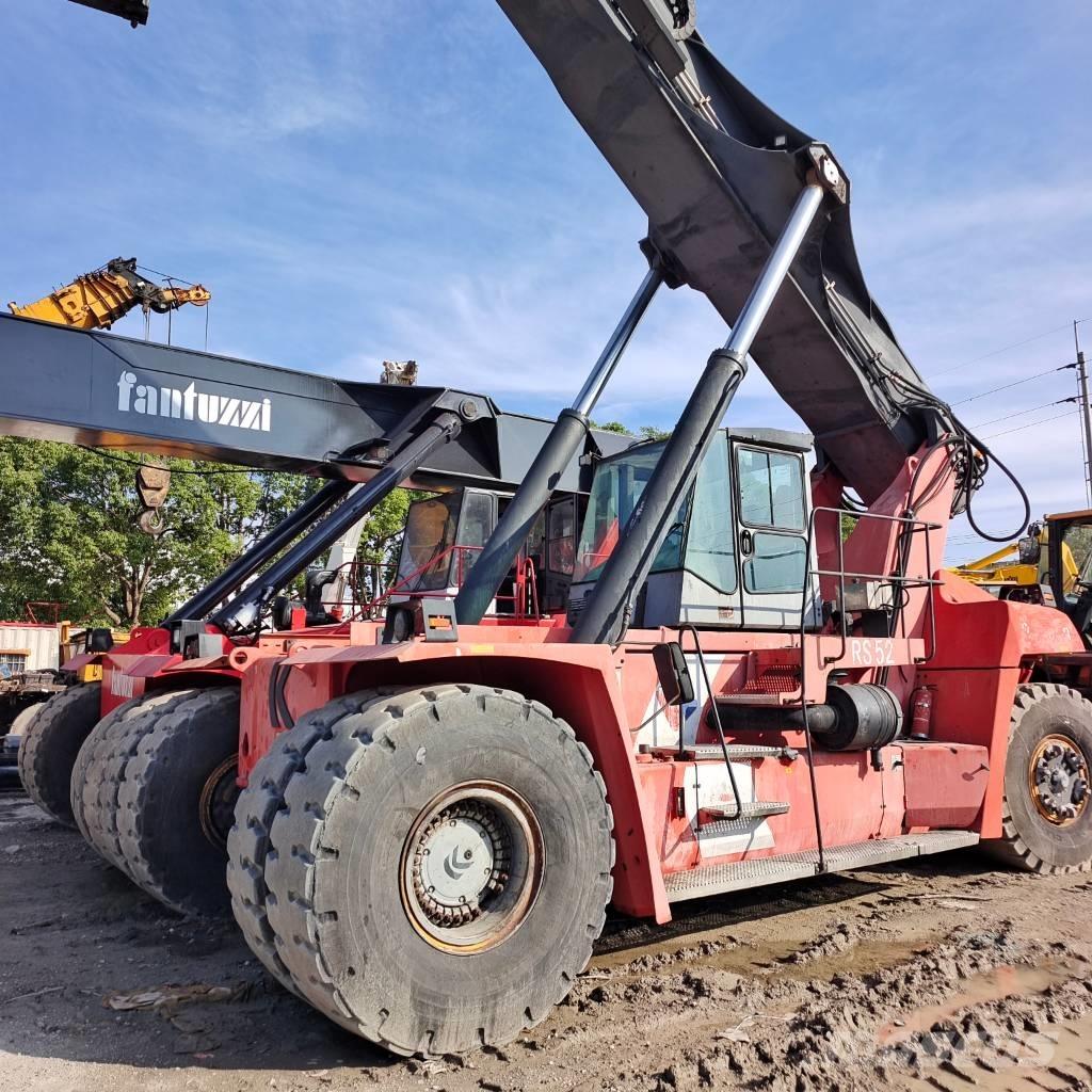 Kalmar DRF 450 Reachstackers