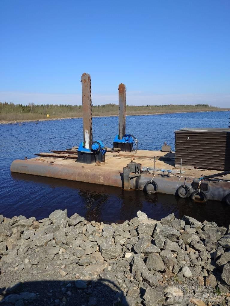  Proomu Willeri Work boats / barges