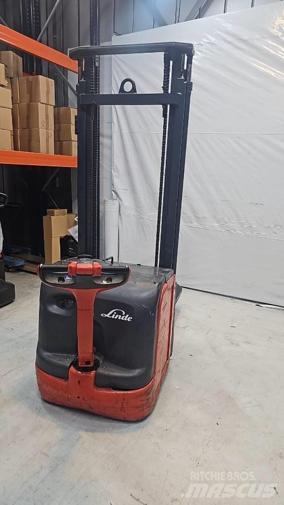 Linde L14 Pedestrian stacker