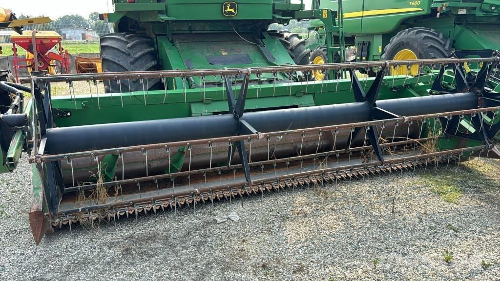 John Deere 9580 WTS Combine harvesters