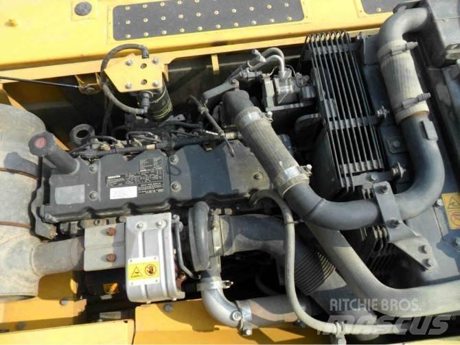 Komatsu P C200-8 Crawler excavators