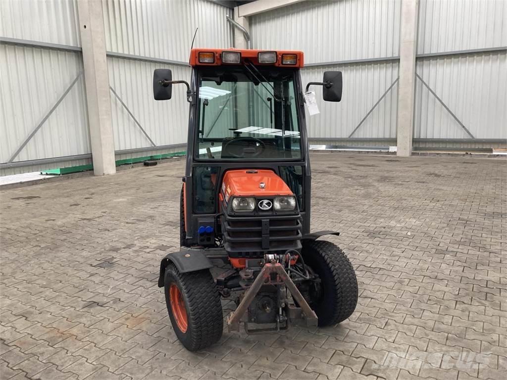 Kubota B2110 Compact tractors