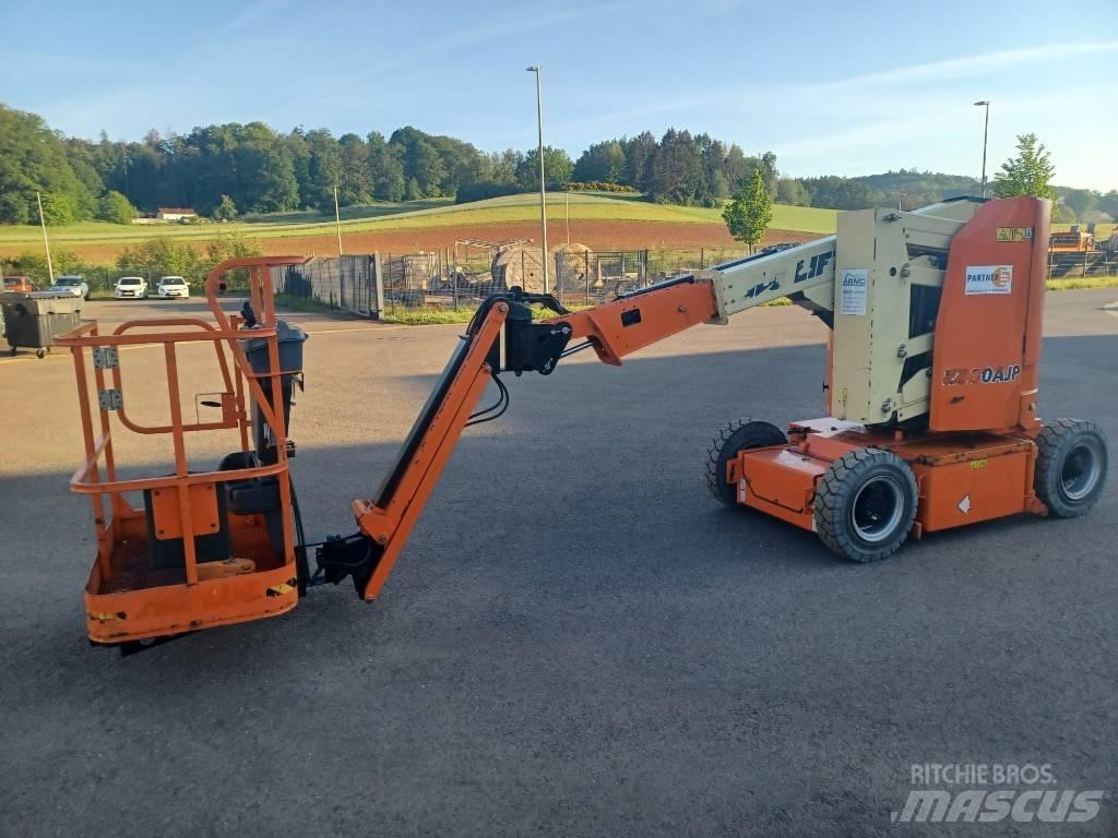 JLG E 300 AJP Articulated boom lifts