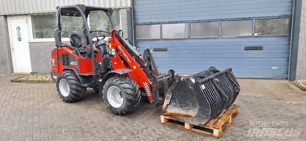 Schäffer 23e Multi purpose loaders