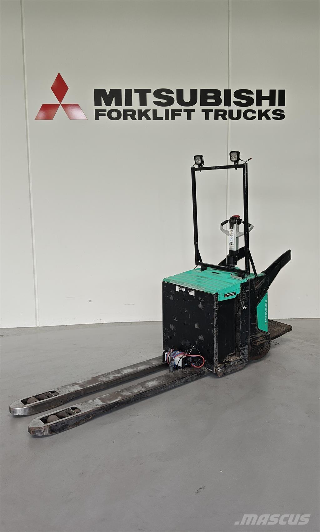 Mitsubishi PBV20N2 Platform truck