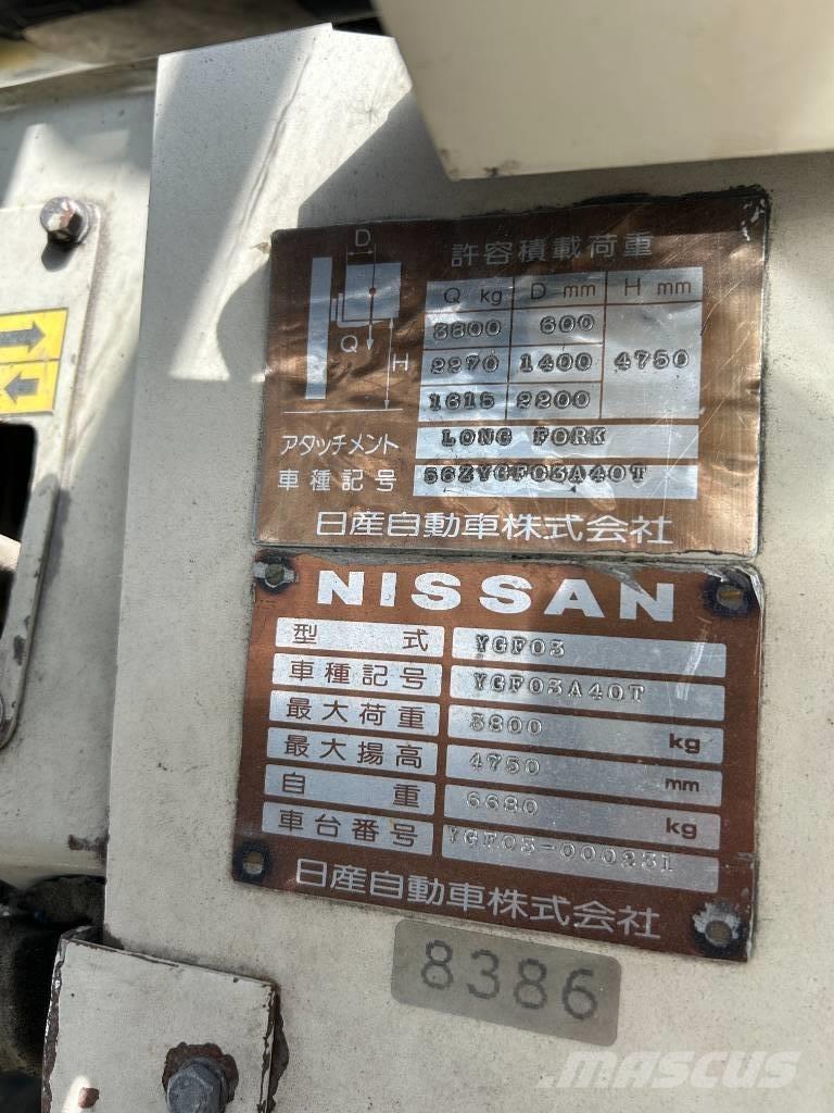 Nissan YGF03 Diesel trucks