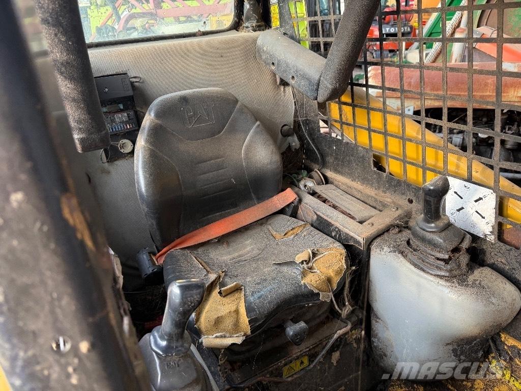 CAT 216 B 3 Skid steer loaders