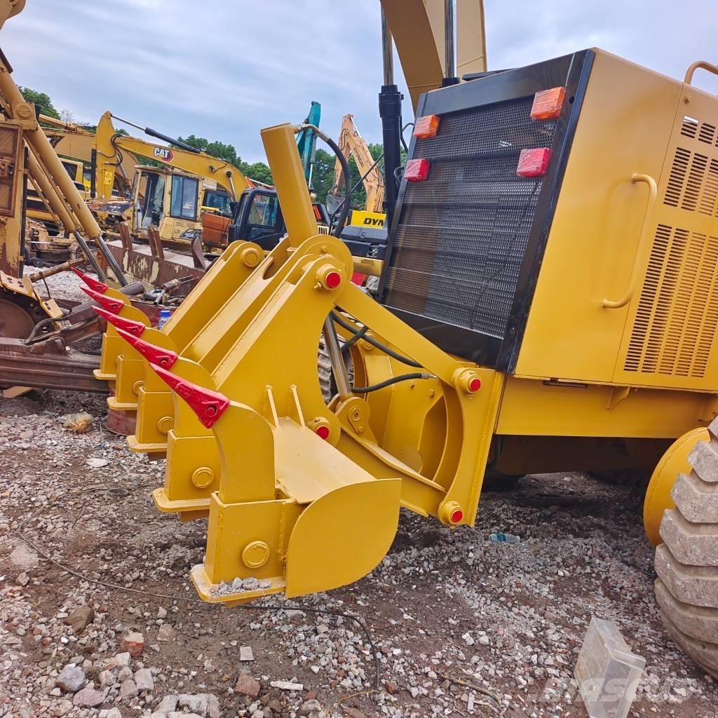 CAT 140 Graders