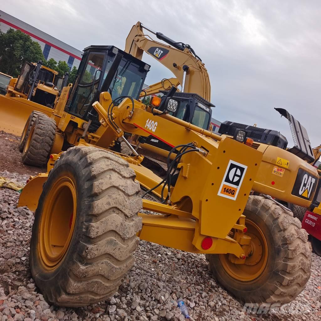 CAT 140 Graders