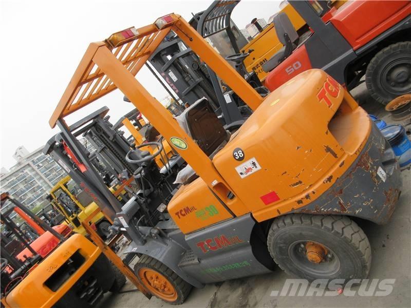 TCM FD 30 Diesel trucks