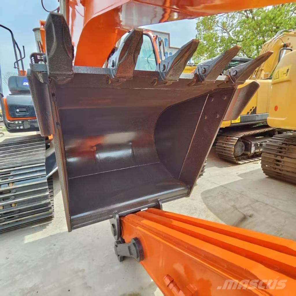Doosan DX 225 Crawler excavators