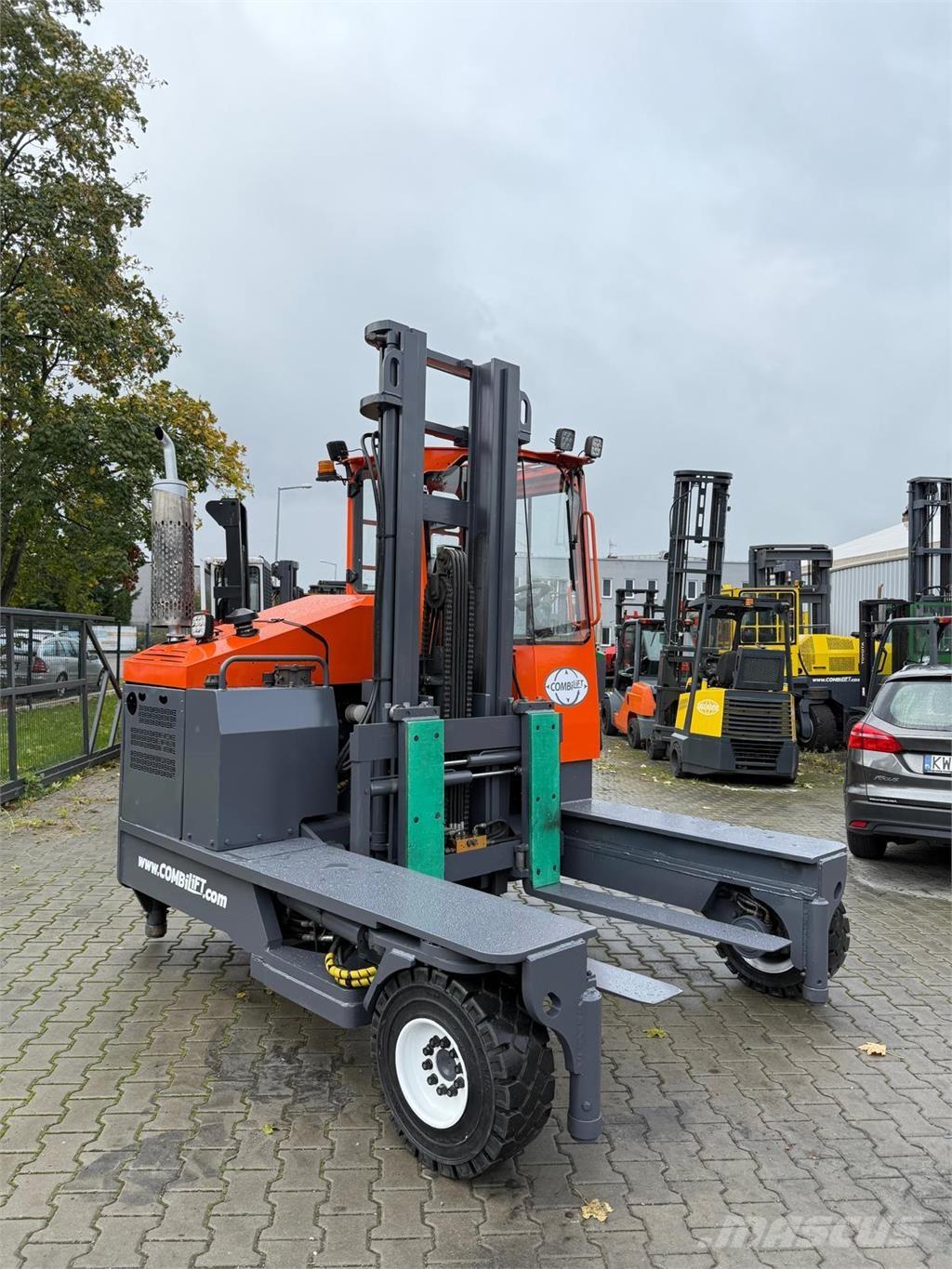 Combilift C5000 XL 4-way reach trucks