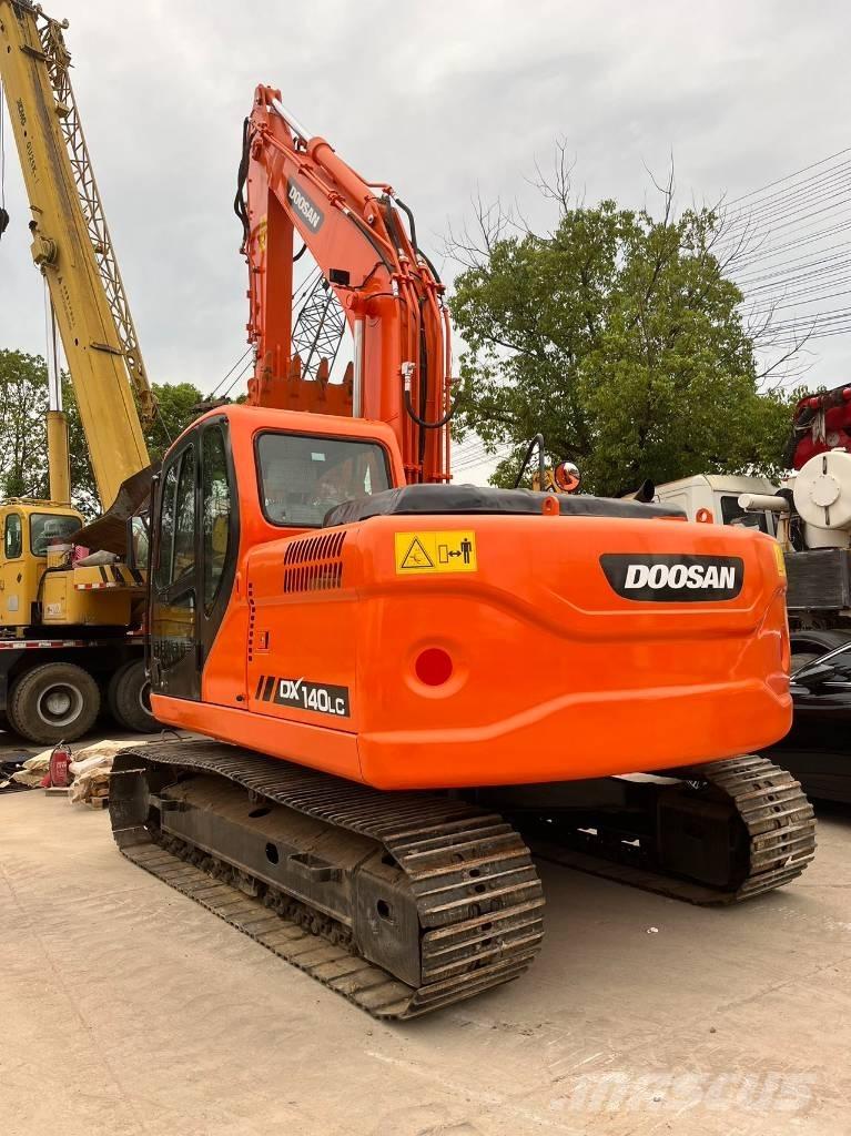 Doosan DX 140 LC Crawler excavators