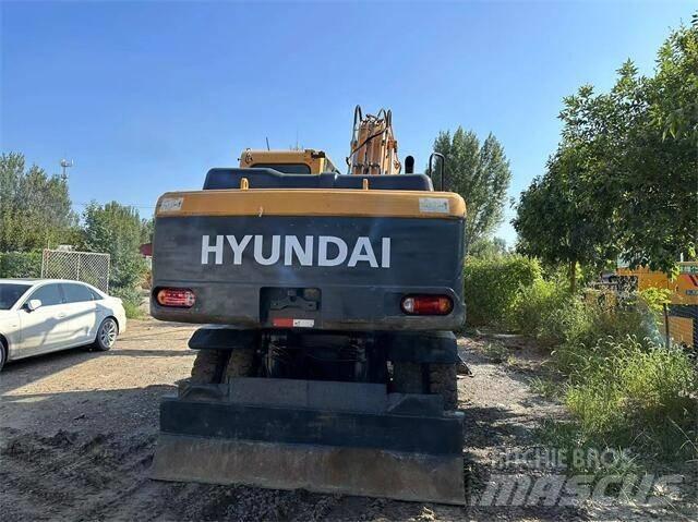 Hyundai 210W Wheeled excavators