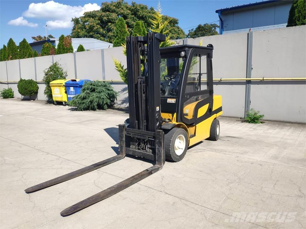 Yale GDP35VX Diesel trucks