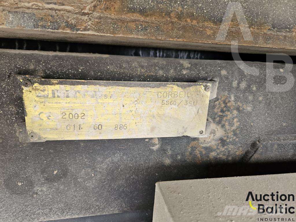 MAN FE360 Tipper trucks