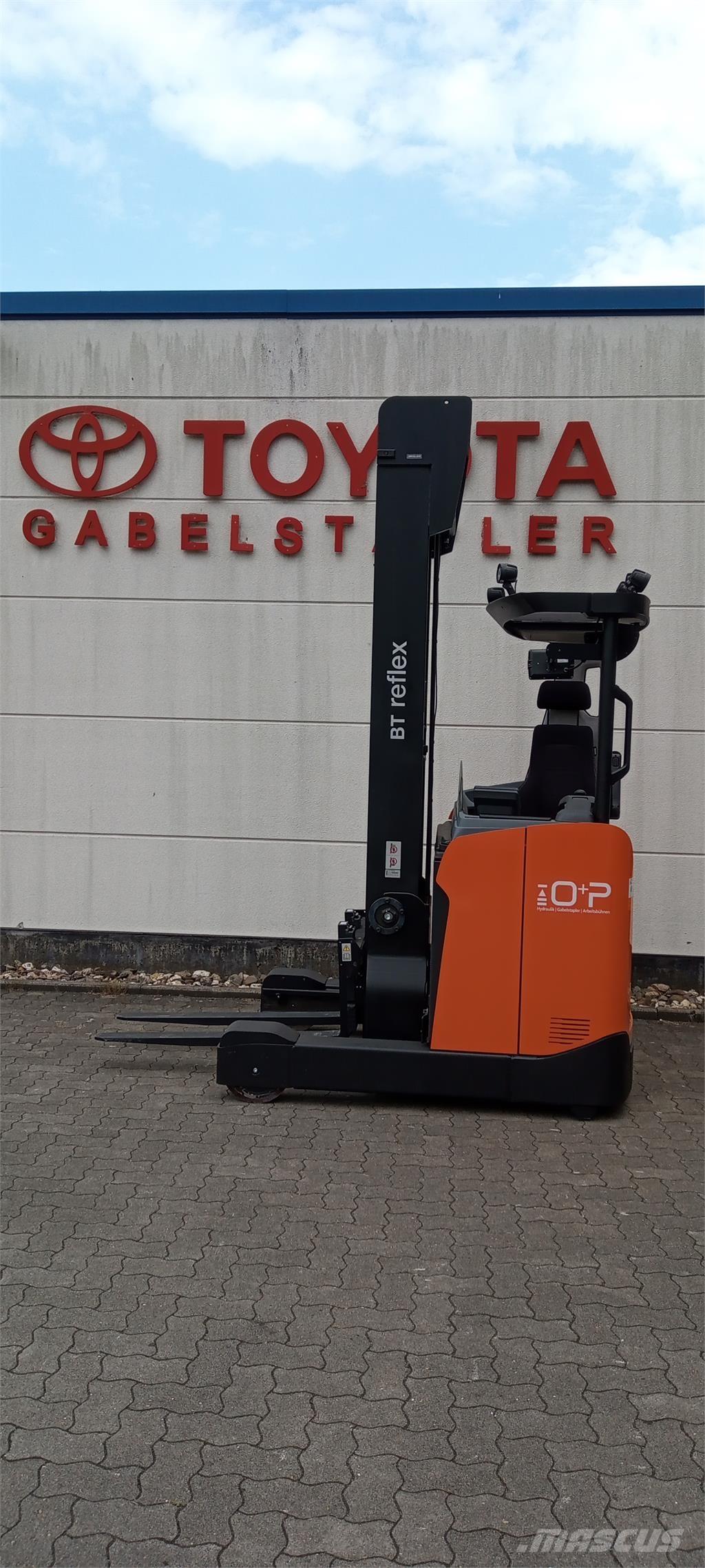 Toyota RRE 160H Reach trucks
