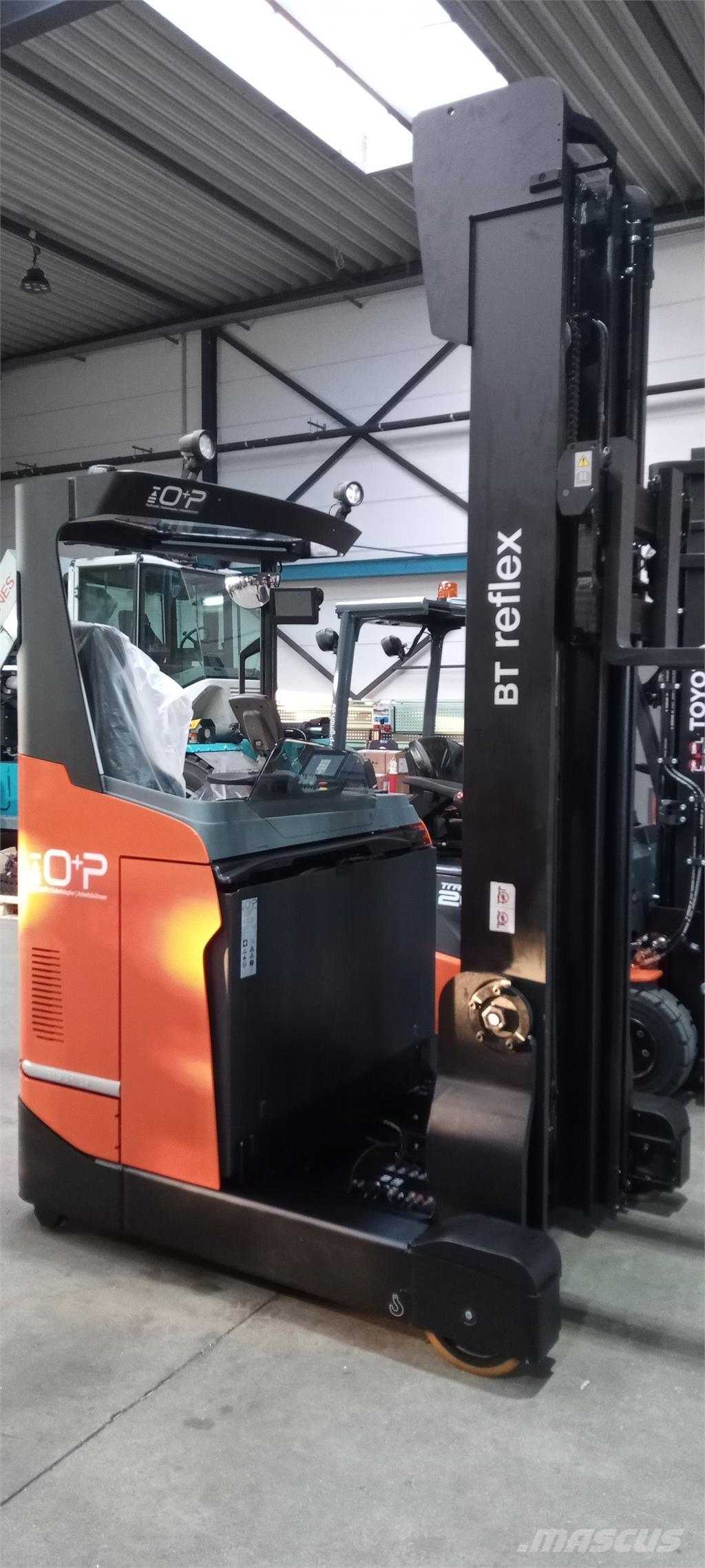 Toyota RRE 160H Reach trucks