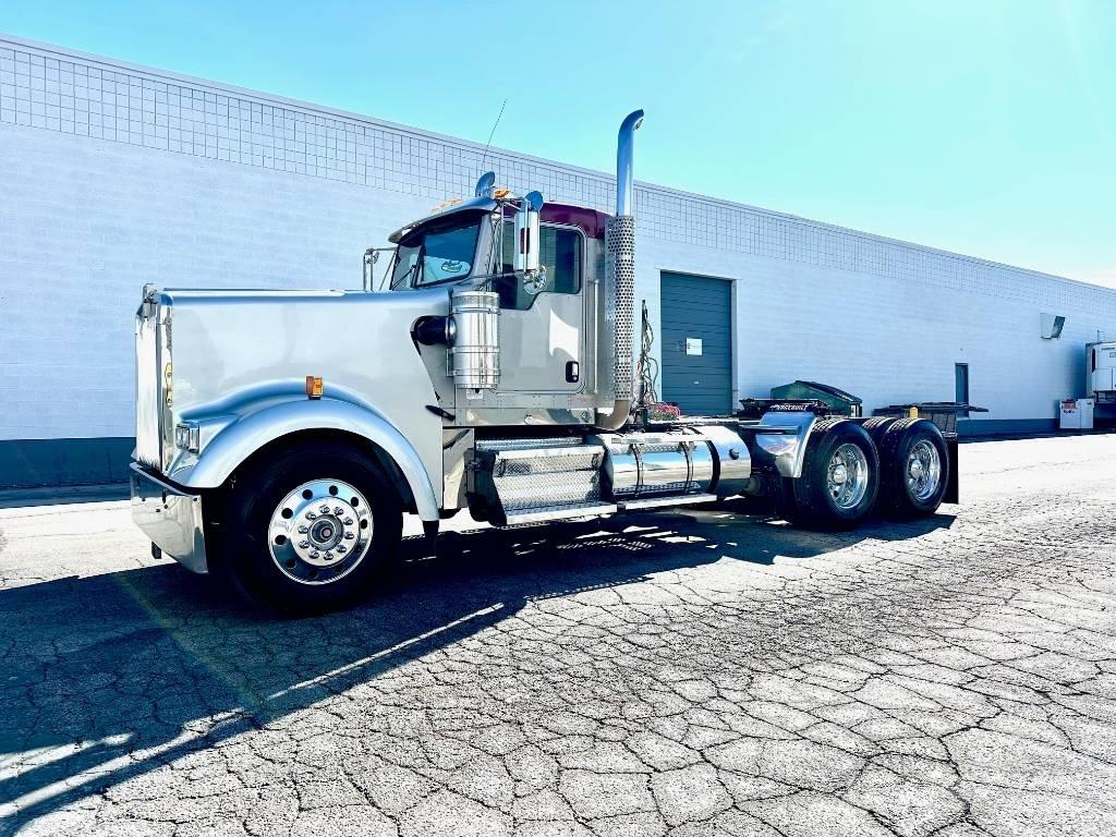 Kenworth W 900 L Tractor Units
