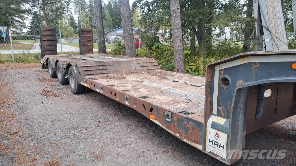 FGM FGM37 Low loader-semi-trailers