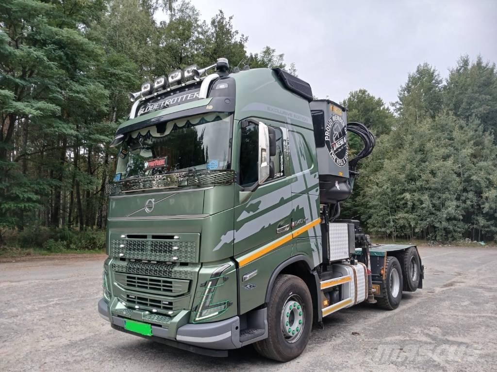 Volvo FH Wood chip trucks