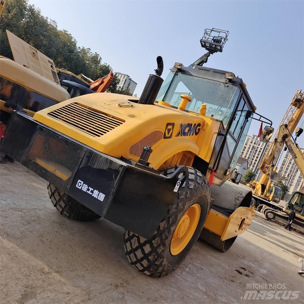 XCMG XS 142 J Single drum rollers