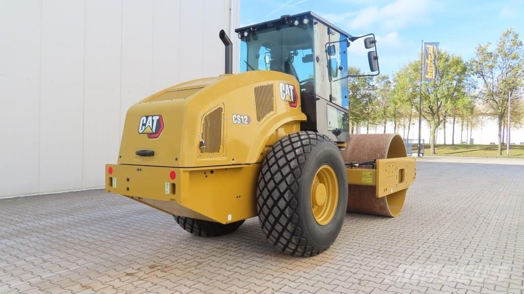 CAT CS12 Single drum rollers