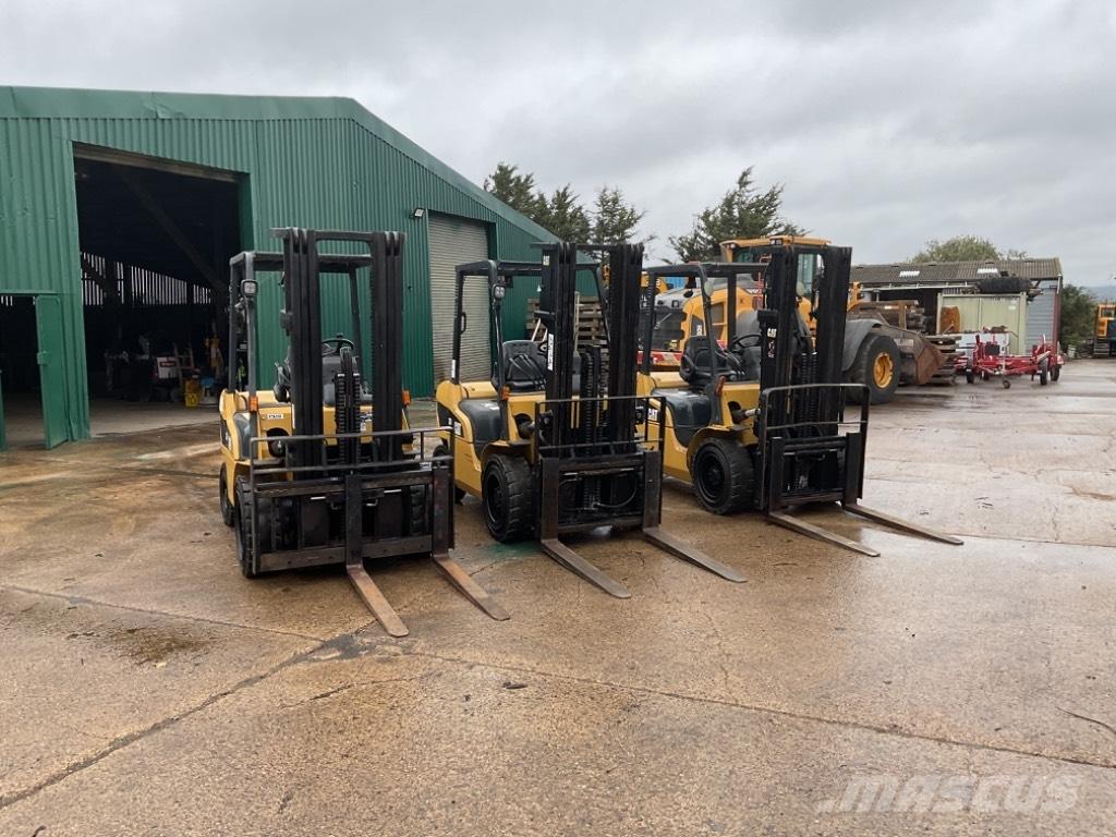 CAT DP30NT Diesel trucks