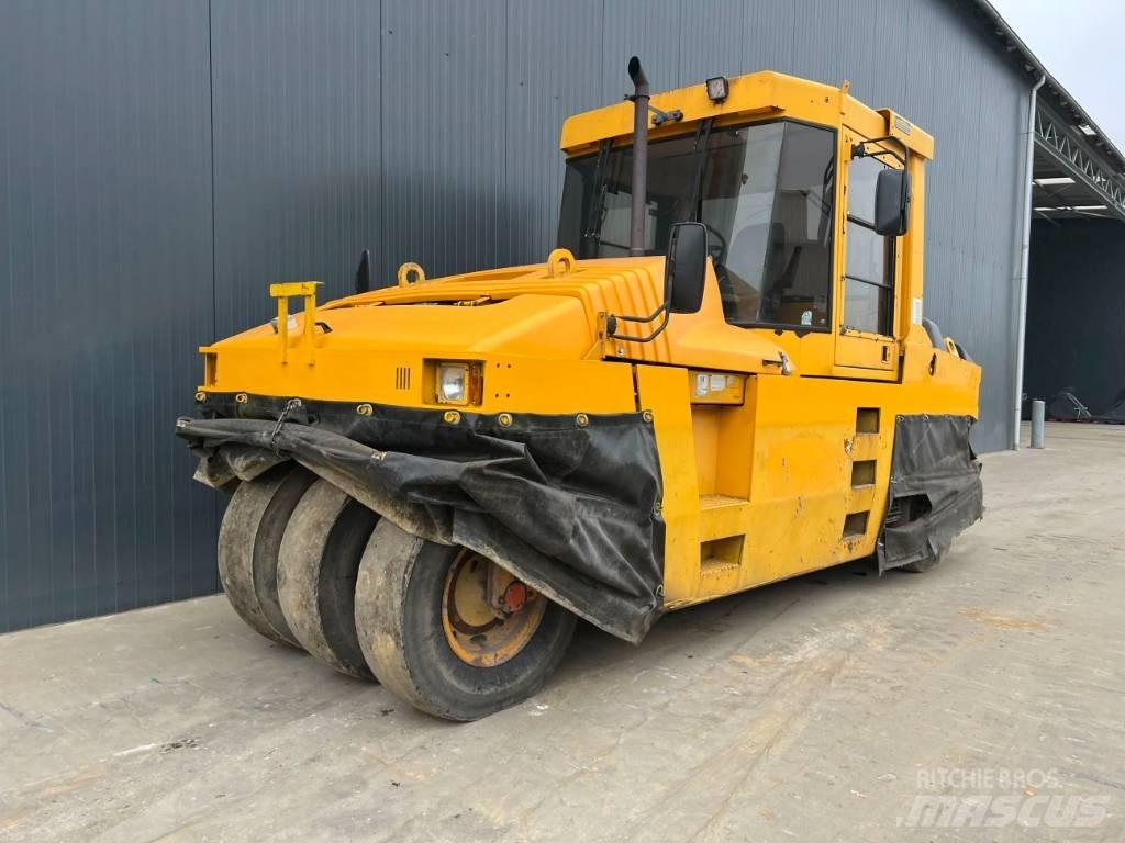 CAT PS300B Pneumatic tired rollers