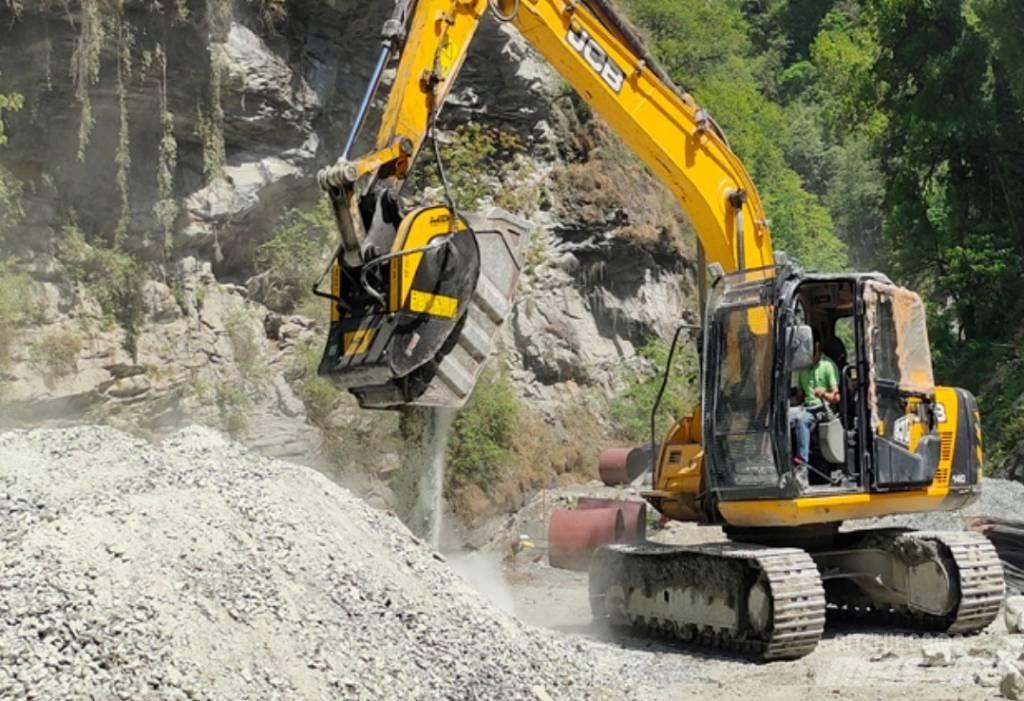 MB Crusher BF60.1 S4 Pulveriser (Demolition Crusher ) 