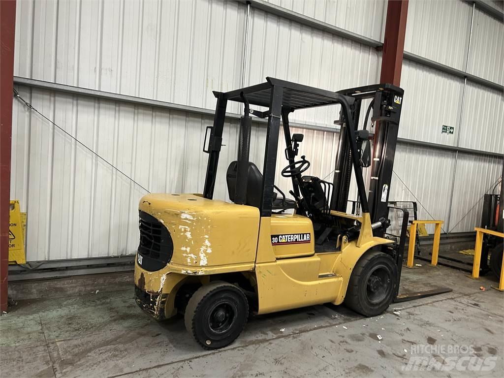 CAT DP30K Diesel trucks