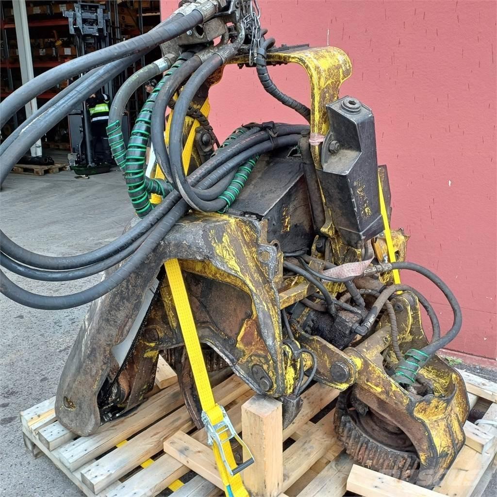 John Deere H415 Harvester heads