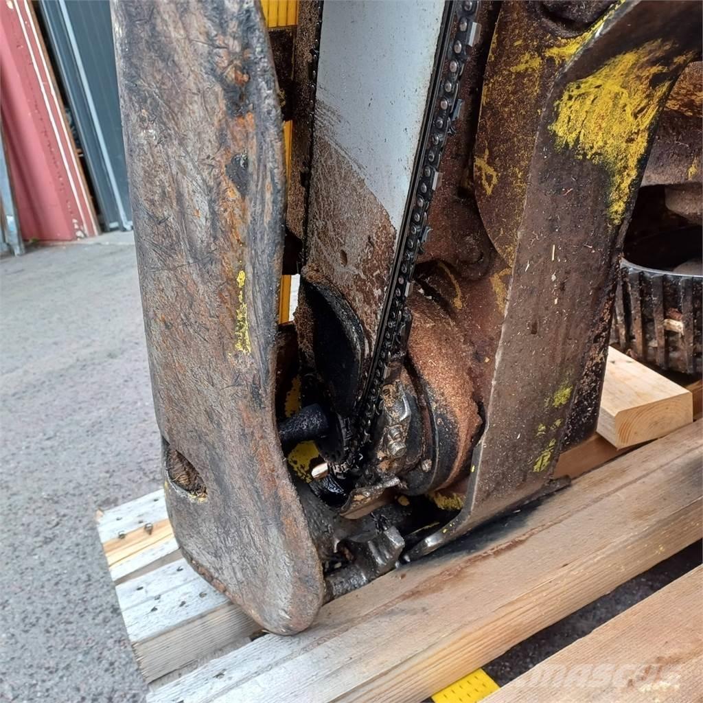 John Deere H415 Harvester heads