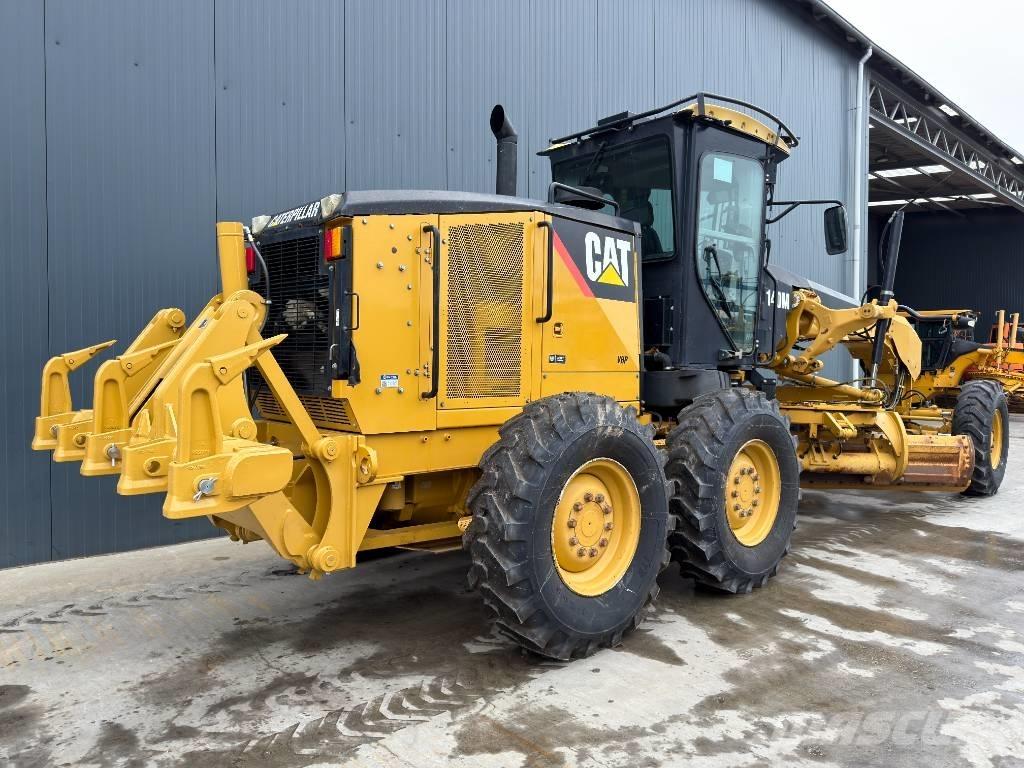 CAT 140M - LOW HOURS Graders
