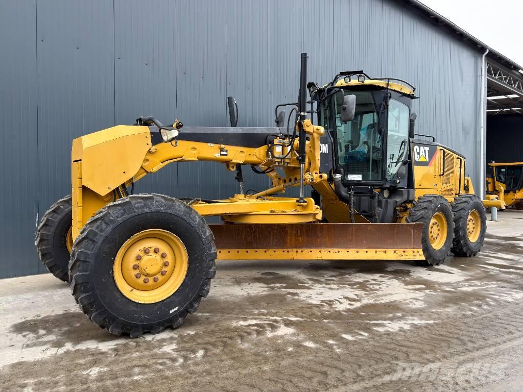 CAT 140M - LOW HOURS Graders