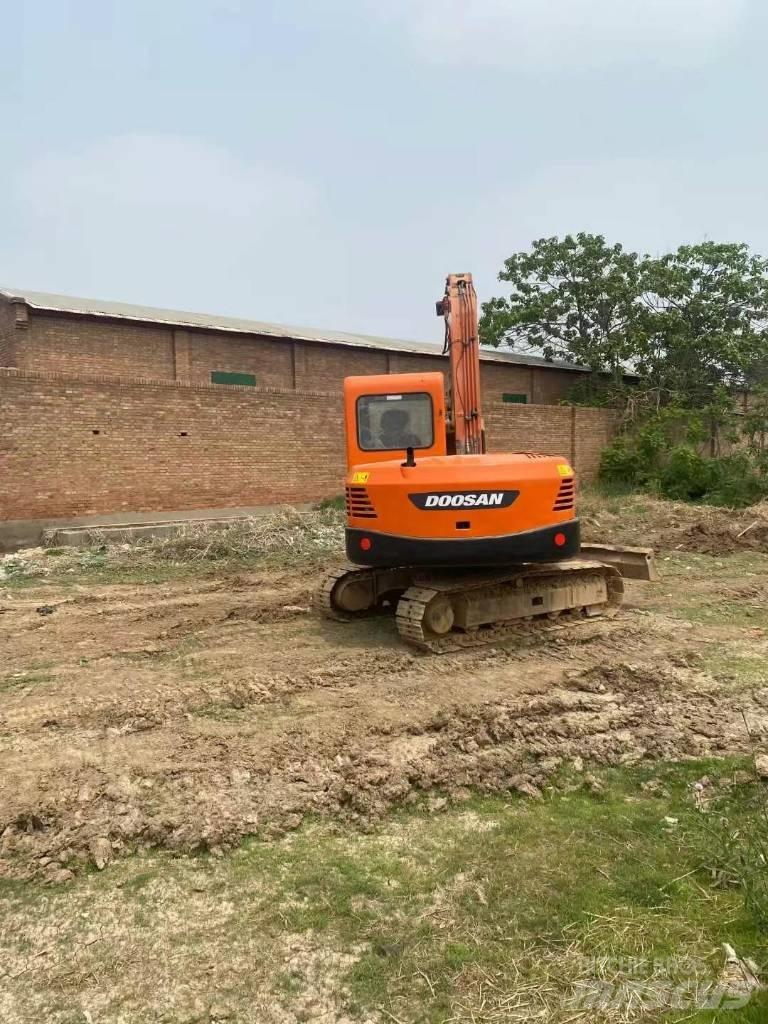 Doosan DX 80 Midi excavators  7t - 12t