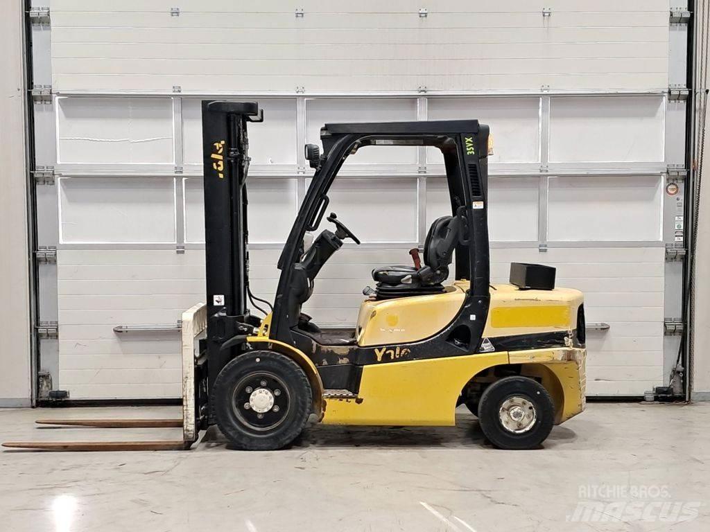 Yale GDP35VX Diesel trucks